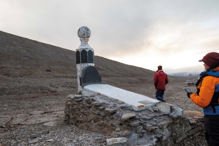 Ellesmere Devon Island En Axel Heiberg Island QuarkExpeditions ArcticExpress Beechy Island 8713 Credit MichelleSole