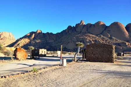 Ingang Spitzkoppe Restcamp