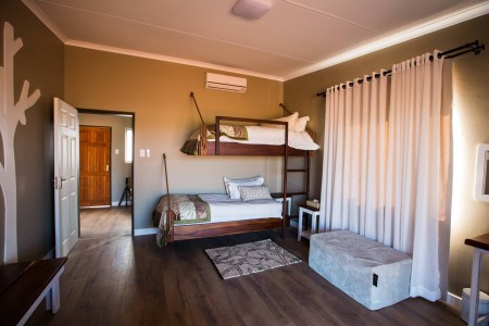 Kalahari Anib Lodge Familie Comfort Bungalow
