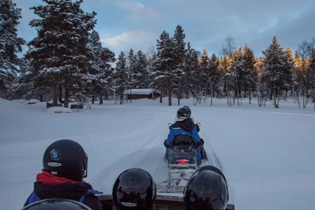 Kirkenes Sneeuwhotel Reis Vega Sneeuwscootertocht Omgeving