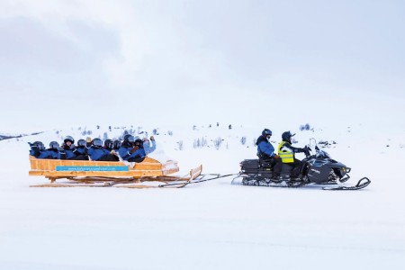 Kirkenes Sneeuwhotel Reis Vega Sneeuwscootertocht