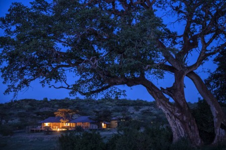 Leopard Hill Nacht Ken Geiger Basecamp Explorer Kenya