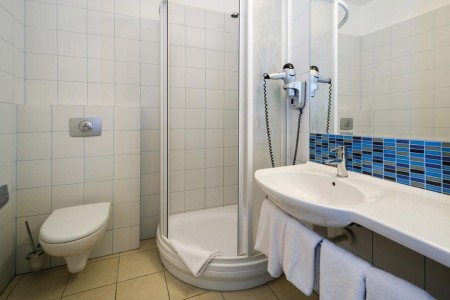 Liepaja Hotel Kolumbs Badkamer