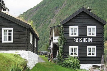 Lom Roisheim Hotell Og Skysstasjon Cape