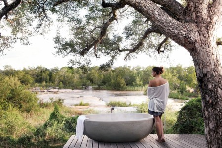 Londolozi Private Granite Suite Buiten Bad Uitzicht