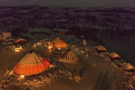 Lyngsfjord Camp Tamok Bovenaanzicht Cape