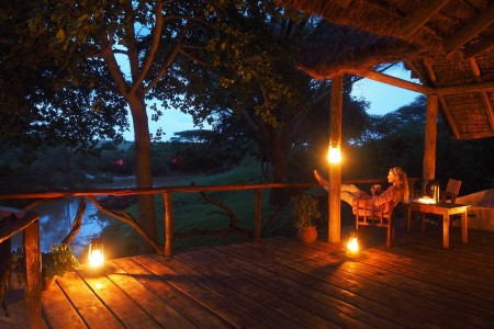 Masai Mara Terras Avond Knut Bry Basecamp Explorer Kenya