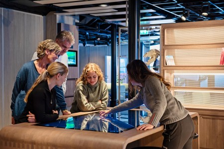 Ms Fridtjof Nansen Hurtigruten Science Center Agurtxane Concellon