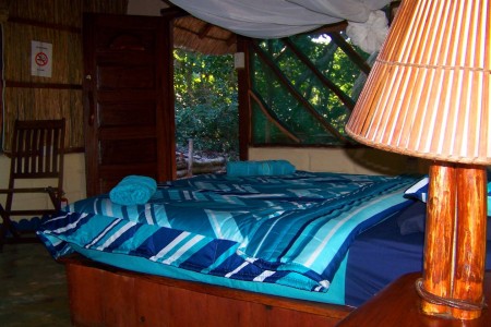 Nhanombe Lodge Slaapkamer