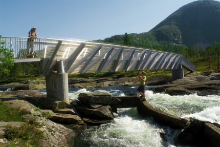 Noorse Fjorden Zien Mimir Bridge Across Likholefossen Waterfall Gaularfjell Ch Visitnorway