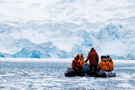 Onvergetelijke Spitsbergenreis QuarkExpeditions Spitsbergen Explorer Arctic%3B Ocean Atlantic%3B Svalbald%3B Fuglefjord%3B Zodiac Credit NickeySouness 7728