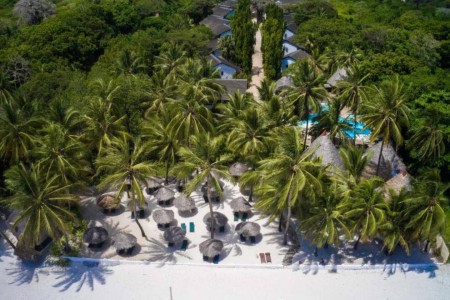 Pinewood Beach Resort And Spa Bovenaanzicht