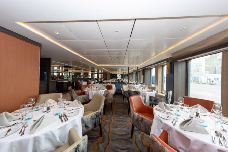 Quark Expeditions World Explorer Restaurant 2