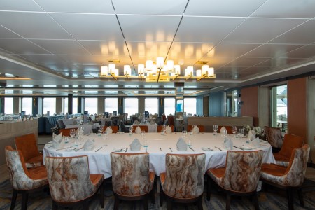 Quark Expeditions World Explorer Restaurant 3