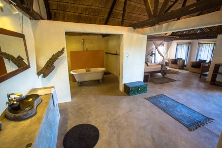 River Chalet Badkamer Ingang Track And Trail River Camp