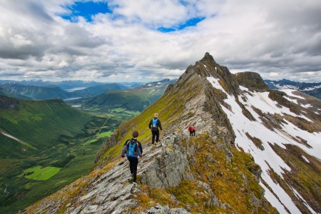 Rondreis Njord Rognestoyltindane Havard Myklebust Visitnorway