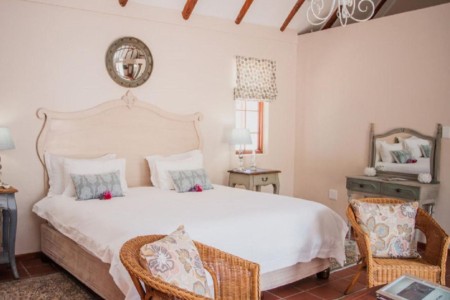 Swellendam Aan De Oever Nightjar Standard King Twin Courtyard Bedroom