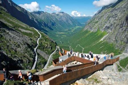 Trollstigen Rijden Idunn Trollstigen Viewpoint Oyvind Heen Visitnorway Com%5B1%5D