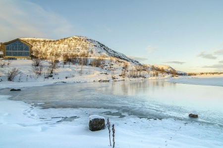 Vega Kirkenes Sneeuwhotel Hondensledetocht Sneeuwscooter Kingcrab Noorderlicht3