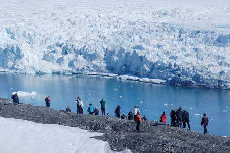 Walvis Safari Jan Mayen Spitsbergen Hiking Svalbard St Jonsfjorden %C2%A9 Elke Lindner Oceanwide Expeditions Jpg Elke Lindner